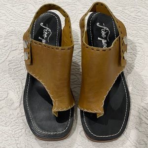 FREE PEOPLE 🌹 sandals